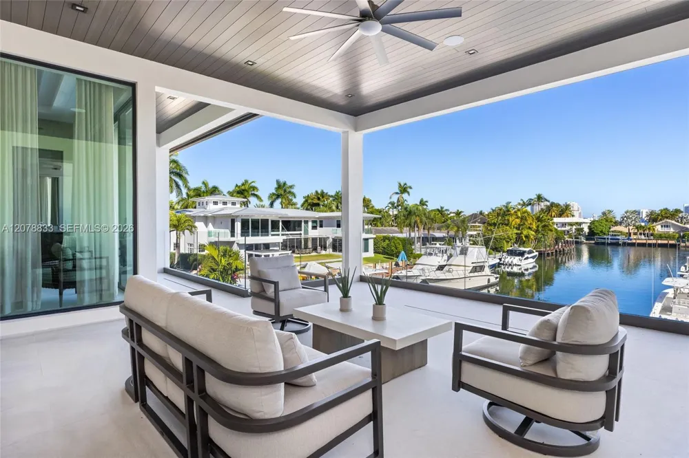 51 Isla Bahia Dr Fort Lauderdale, FL 33316