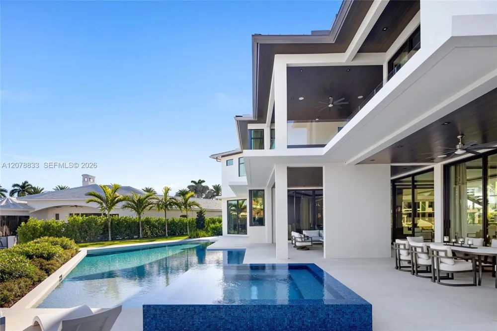 51 Isla Bahia Dr Fort Lauderdale, FL 33316