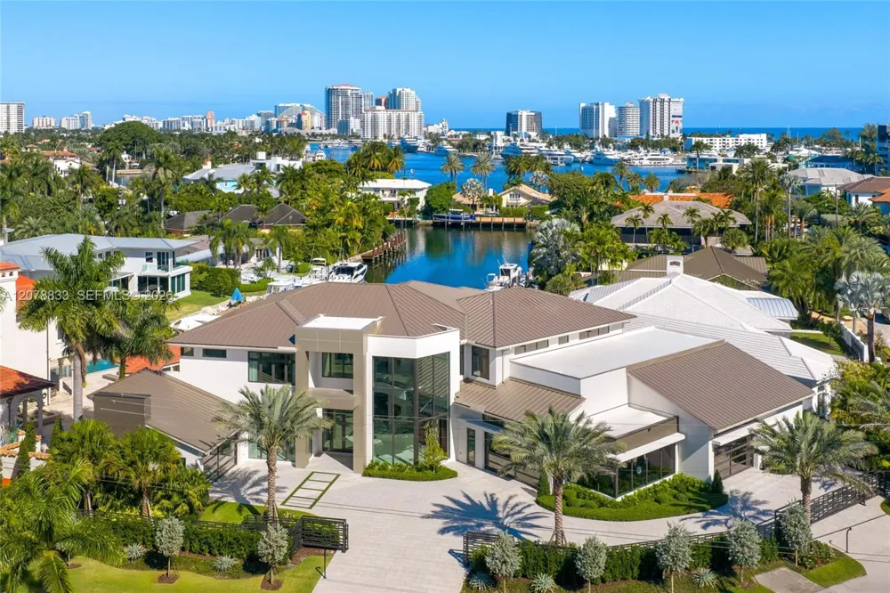 51 Isla Bahia Dr Fort Lauderdale, FL 33316