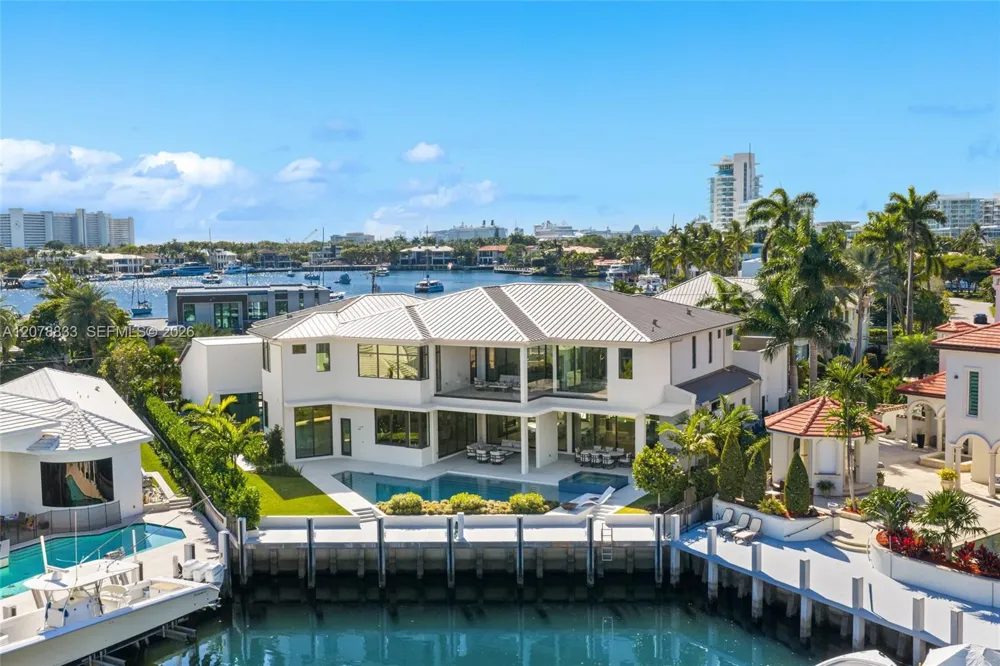 51 Isla Bahia Dr Fort Lauderdale, FL 33316