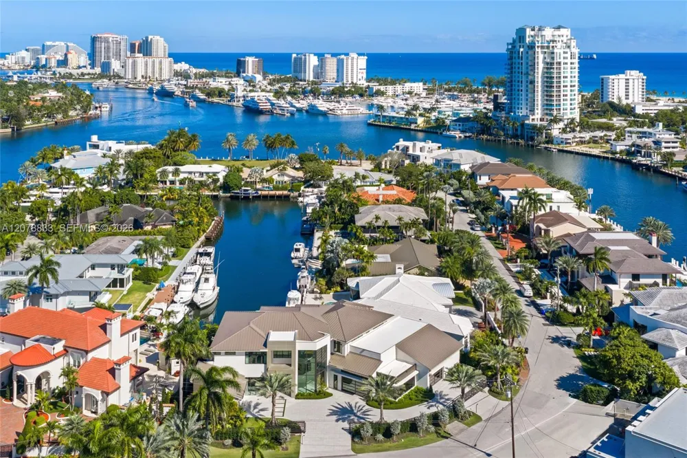 51 Isla Bahia Dr Fort Lauderdale, FL 33316