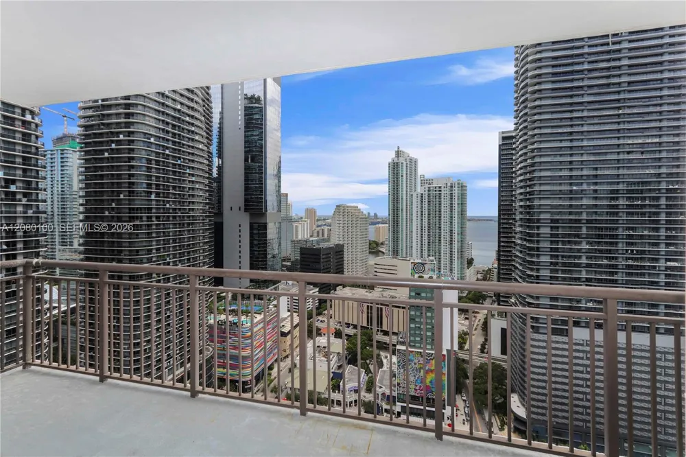 999 SW 1st Ave #3202 Miami, FL 33130