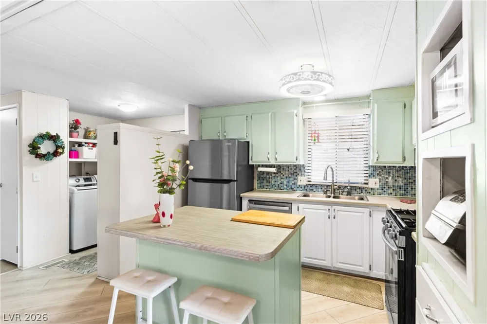 3671 Gulf Shores Drive Las Vegas, NV 89122