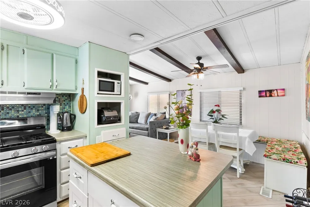 3671 Gulf Shores Drive Las Vegas, NV 89122