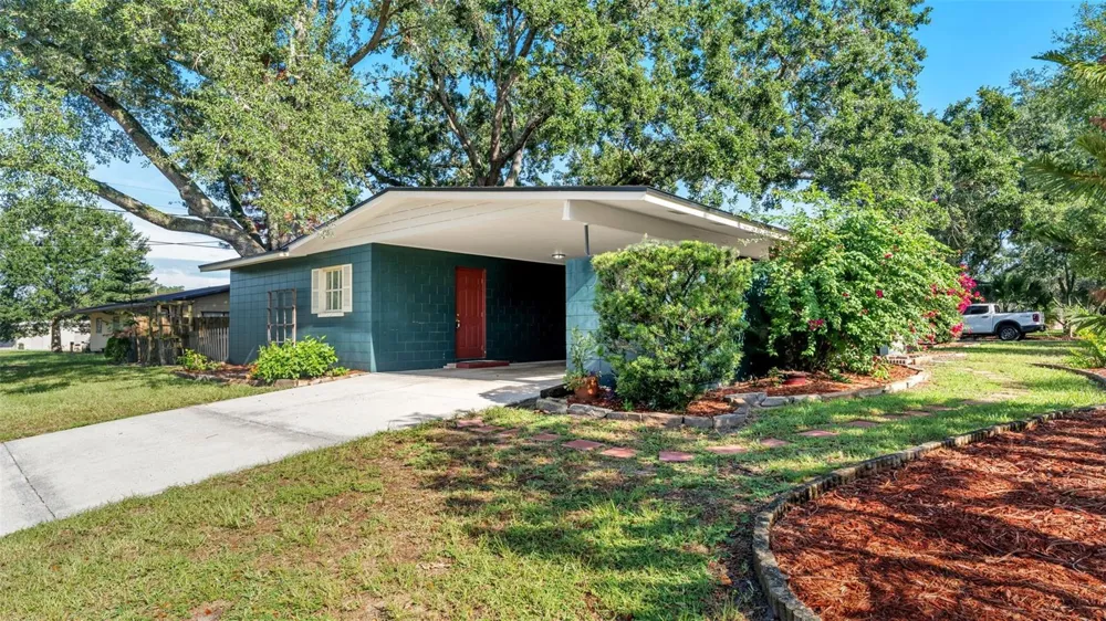 1733 FREDRICKSBURG AVENUE Lakeland, FL 33803