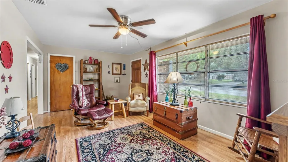 1733 FREDRICKSBURG AVENUE Lakeland, FL 33803