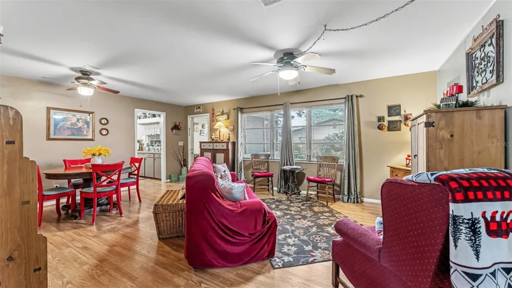 1733 FREDRICKSBURG AVENUE Lakeland, FL 33803