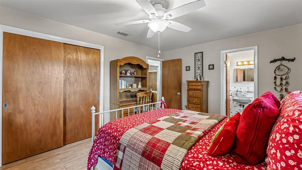 1733 FREDRICKSBURG AVENUE Lakeland, FL 33803