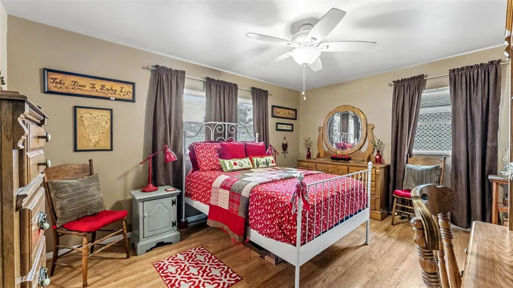 1733 FREDRICKSBURG AVENUE Lakeland, FL 33803