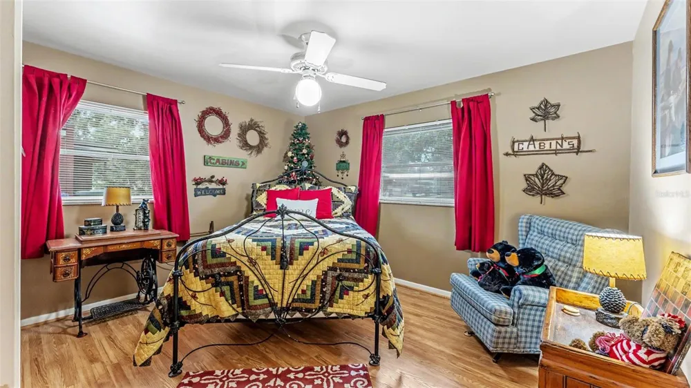 1733 FREDRICKSBURG AVENUE Lakeland, FL 33803
