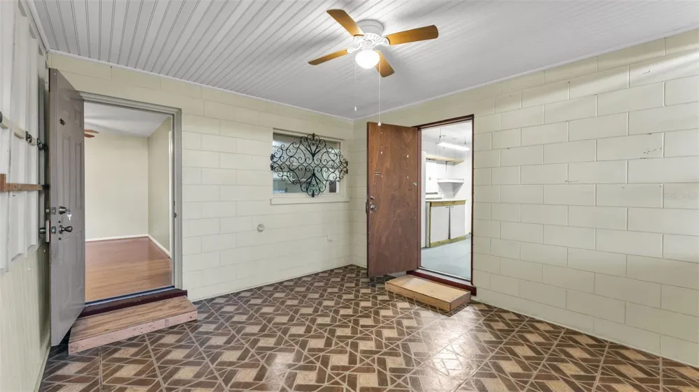 1733 FREDRICKSBURG AVENUE Lakeland, FL 33803