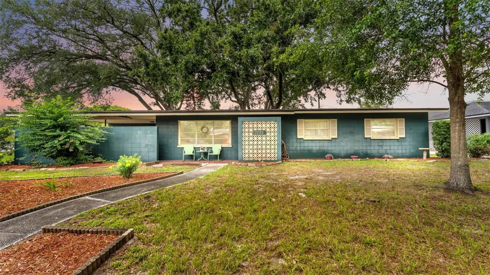 1733 FREDRICKSBURG AVENUE Lakeland, FL 33803