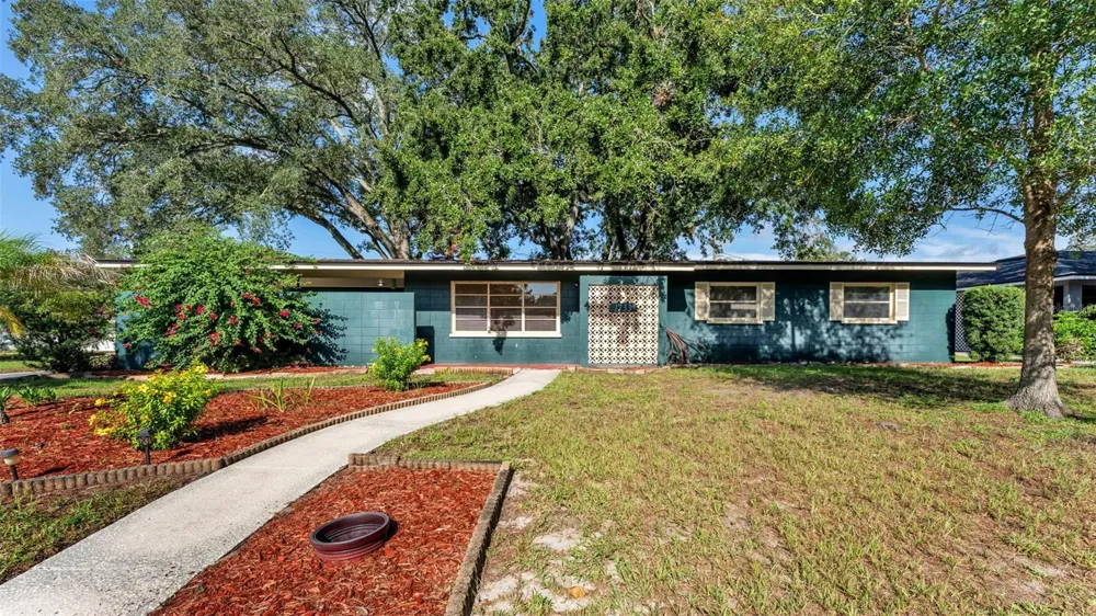 1733 FREDRICKSBURG AVENUE Lakeland, FL 33803