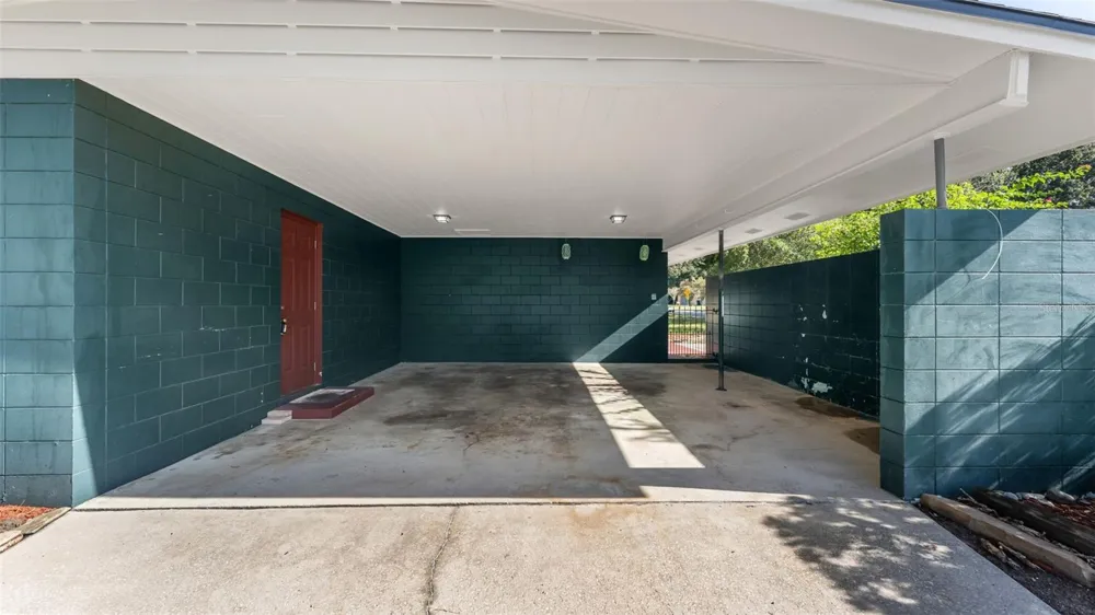 1733 FREDRICKSBURG AVENUE Lakeland, FL 33803
