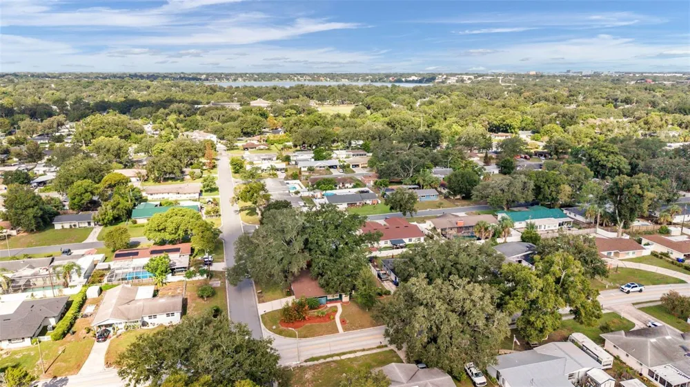 1733 FREDRICKSBURG AVENUE Lakeland, FL 33803