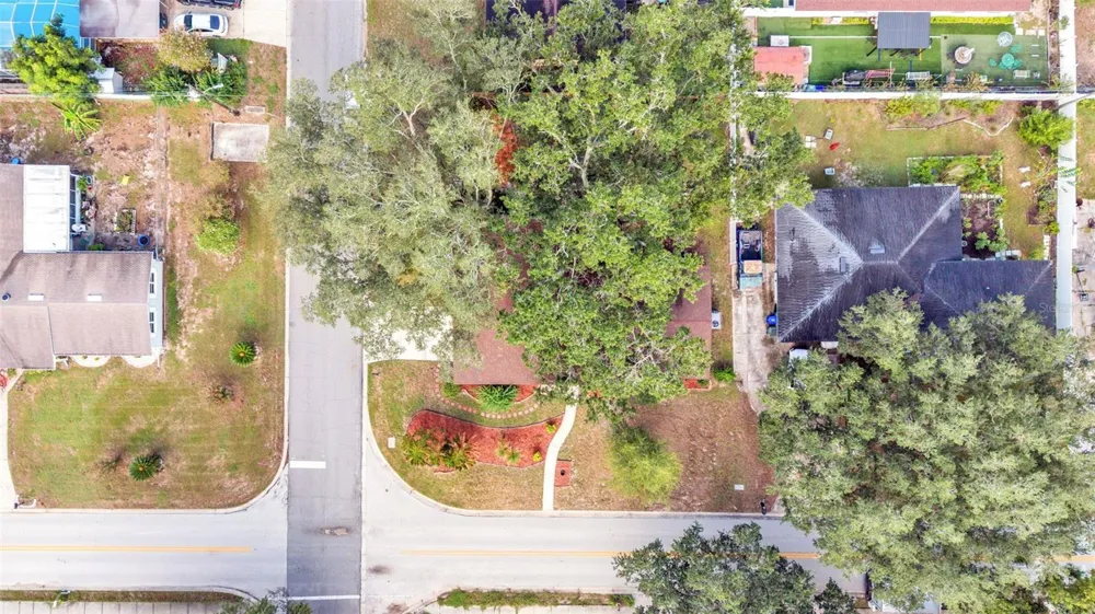 1733 FREDRICKSBURG AVENUE Lakeland, FL 33803
