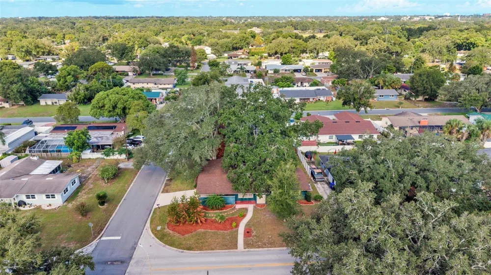 1733 FREDRICKSBURG AVENUE Lakeland, FL 33803