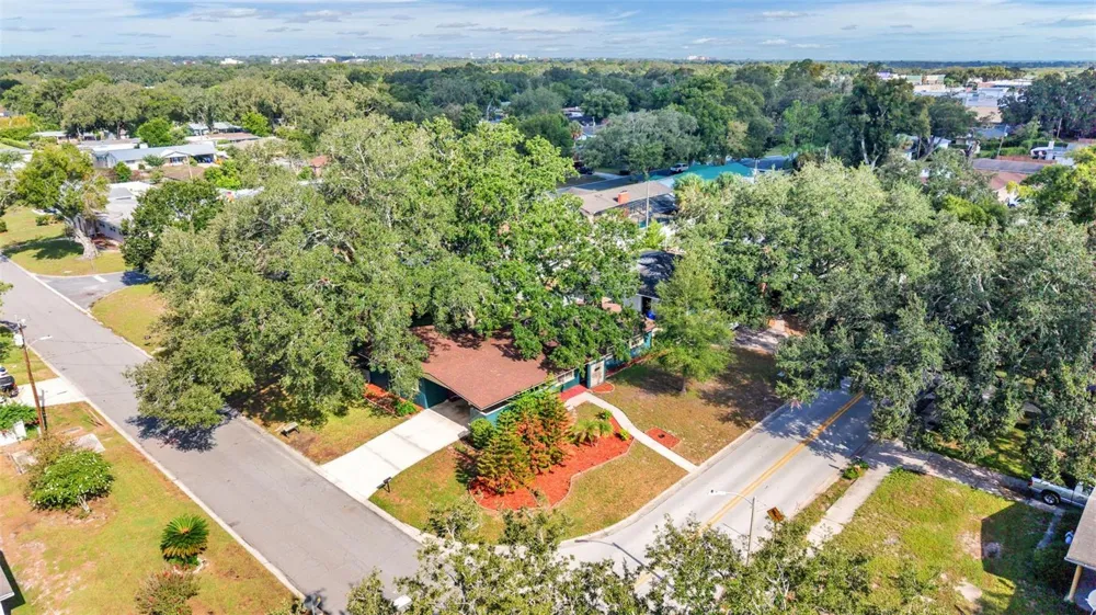 1733 FREDRICKSBURG AVENUE Lakeland, FL 33803