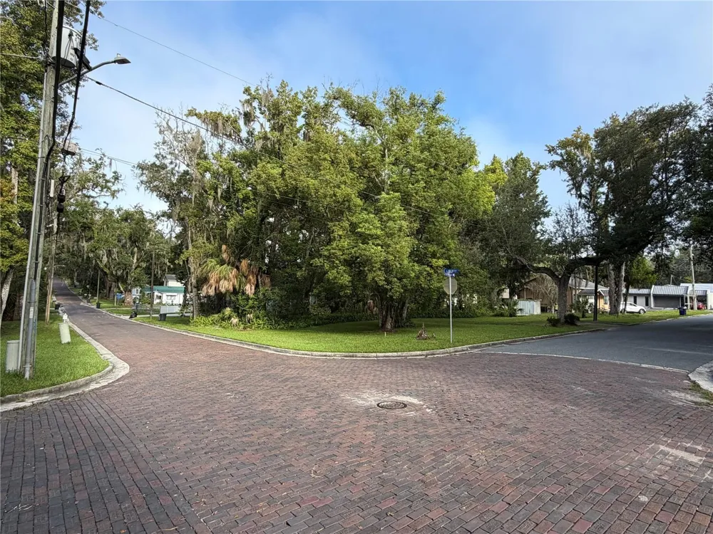 E LIBERTY STREET Brooksville, FL 34601