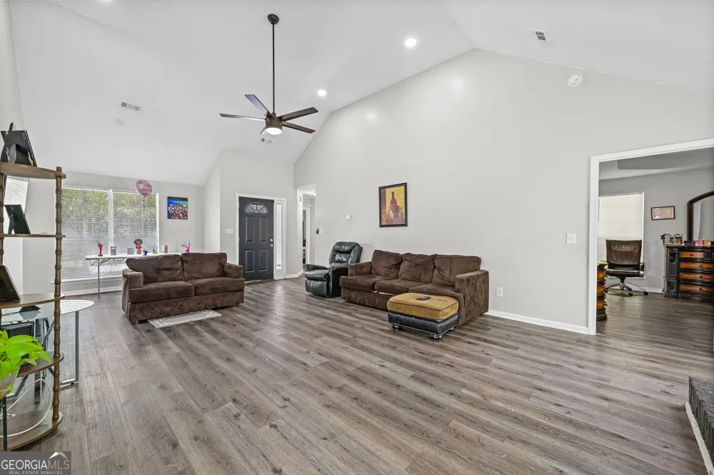 365 Cook DR Ellenwood, GA 30294