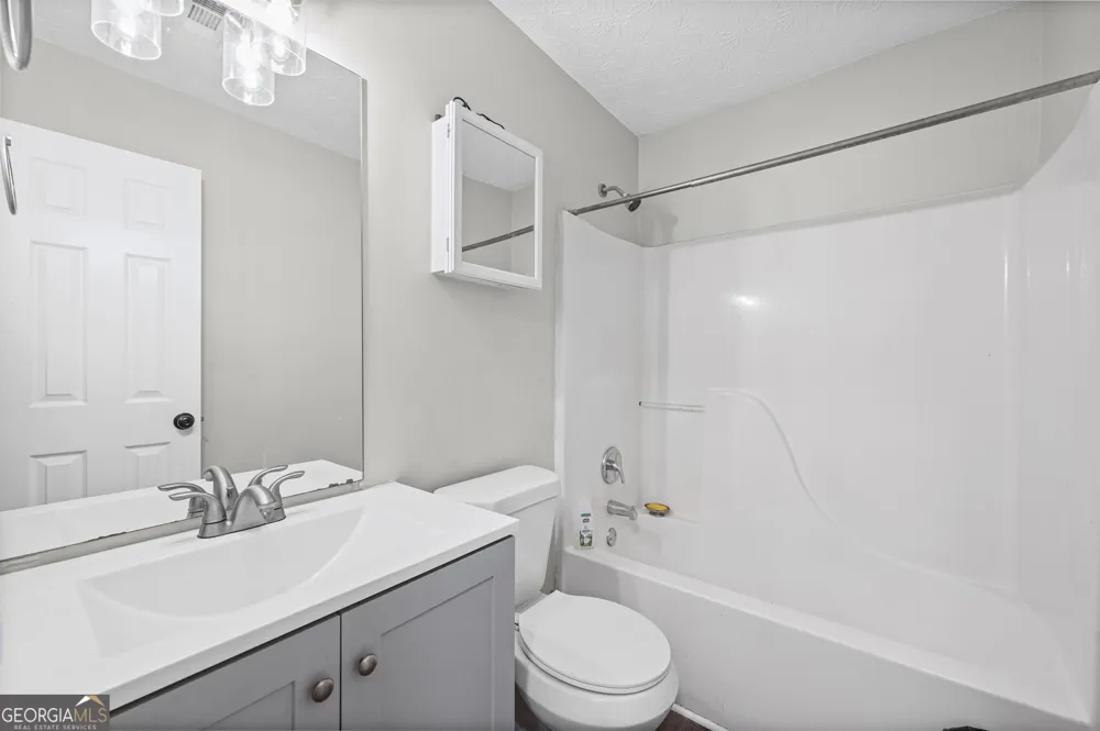 365 Cook DR Ellenwood, GA 30294