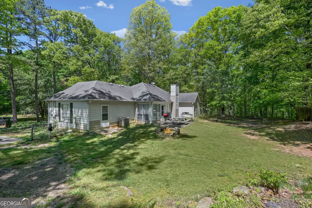 365 Cook DR Ellenwood, GA 30294