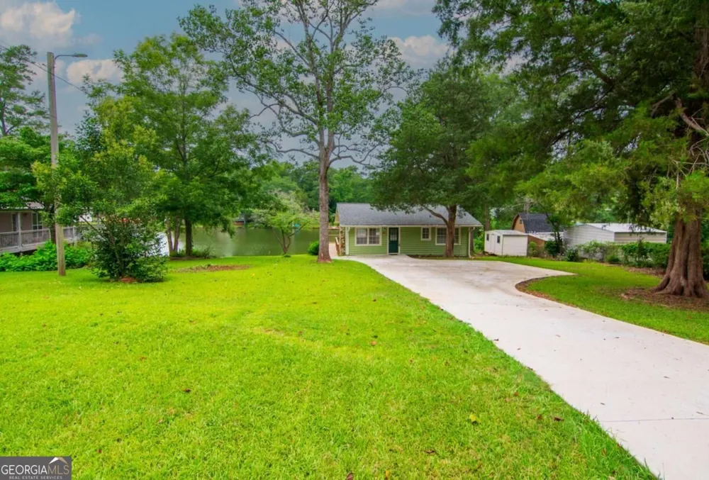 1671 West Pine Lake DR West Point, GA 31833