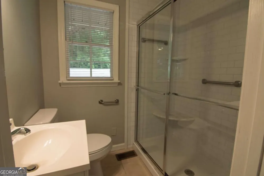 1671 West Pine Lake DR West Point, GA 31833