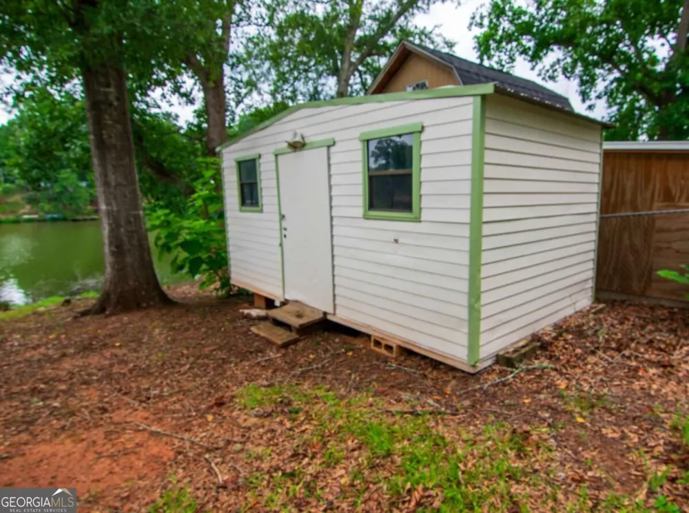 1671 West Pine Lake DR West Point, GA 31833