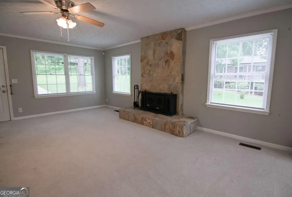 1671 West Pine Lake DR West Point, GA 31833