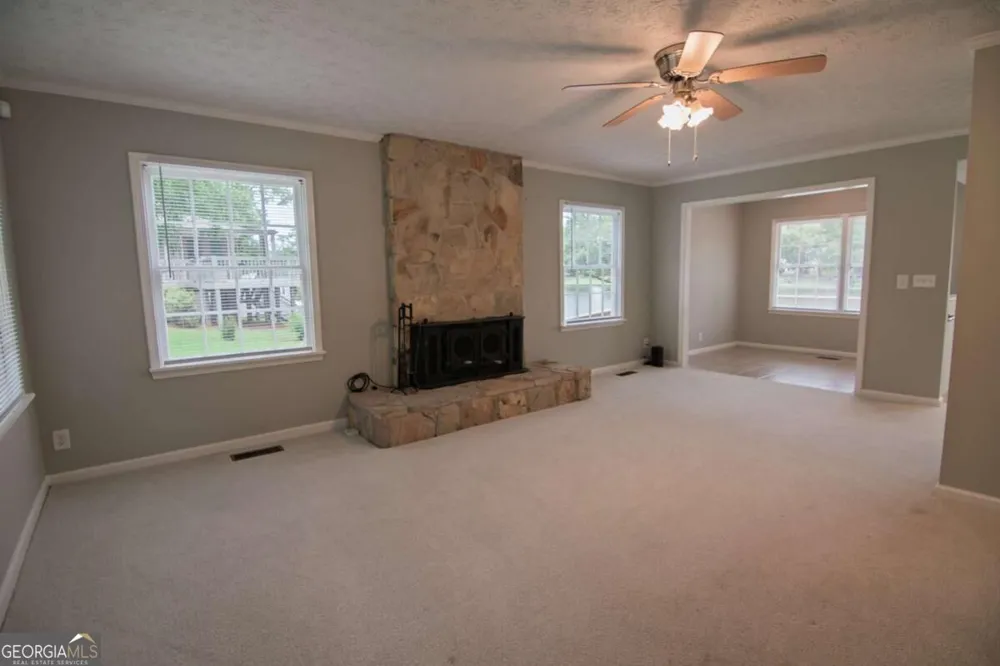 1671 West Pine Lake DR West Point, GA 31833