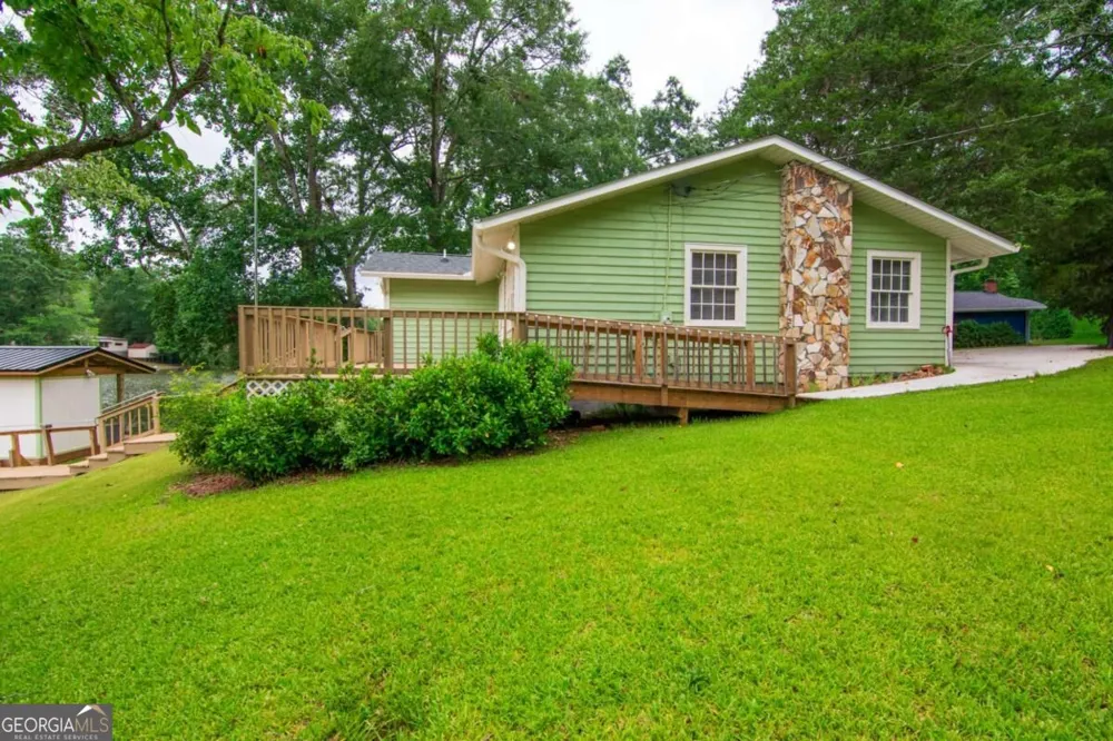 1671 West Pine Lake DR West Point, GA 31833