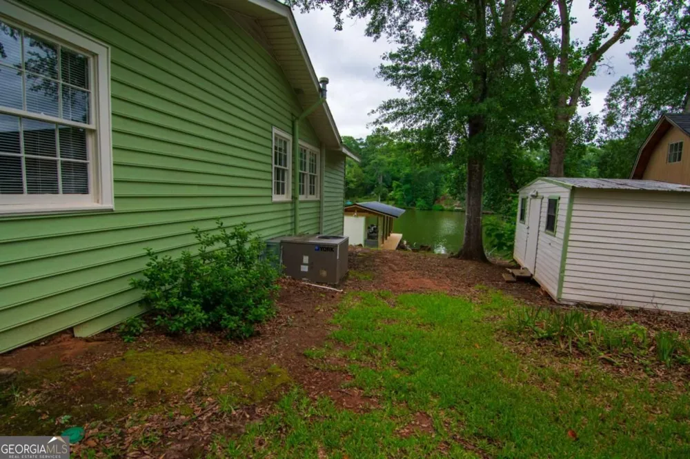 1671 West Pine Lake DR West Point, GA 31833