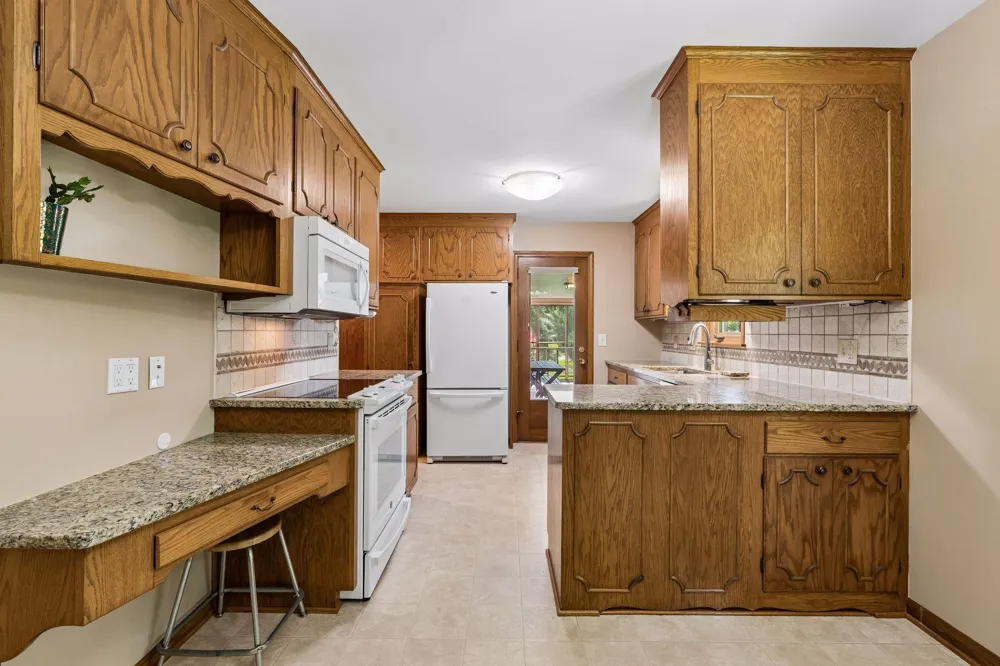14211 Lennell Drive Minnetonka, MN 55345