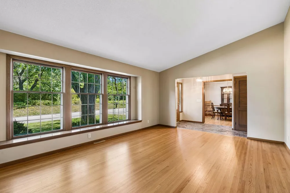 14211 Lennell Drive Minnetonka, MN 55345
