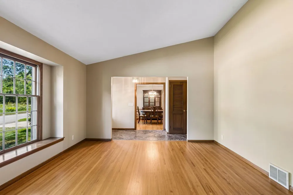 14211 Lennell Drive Minnetonka, MN 55345