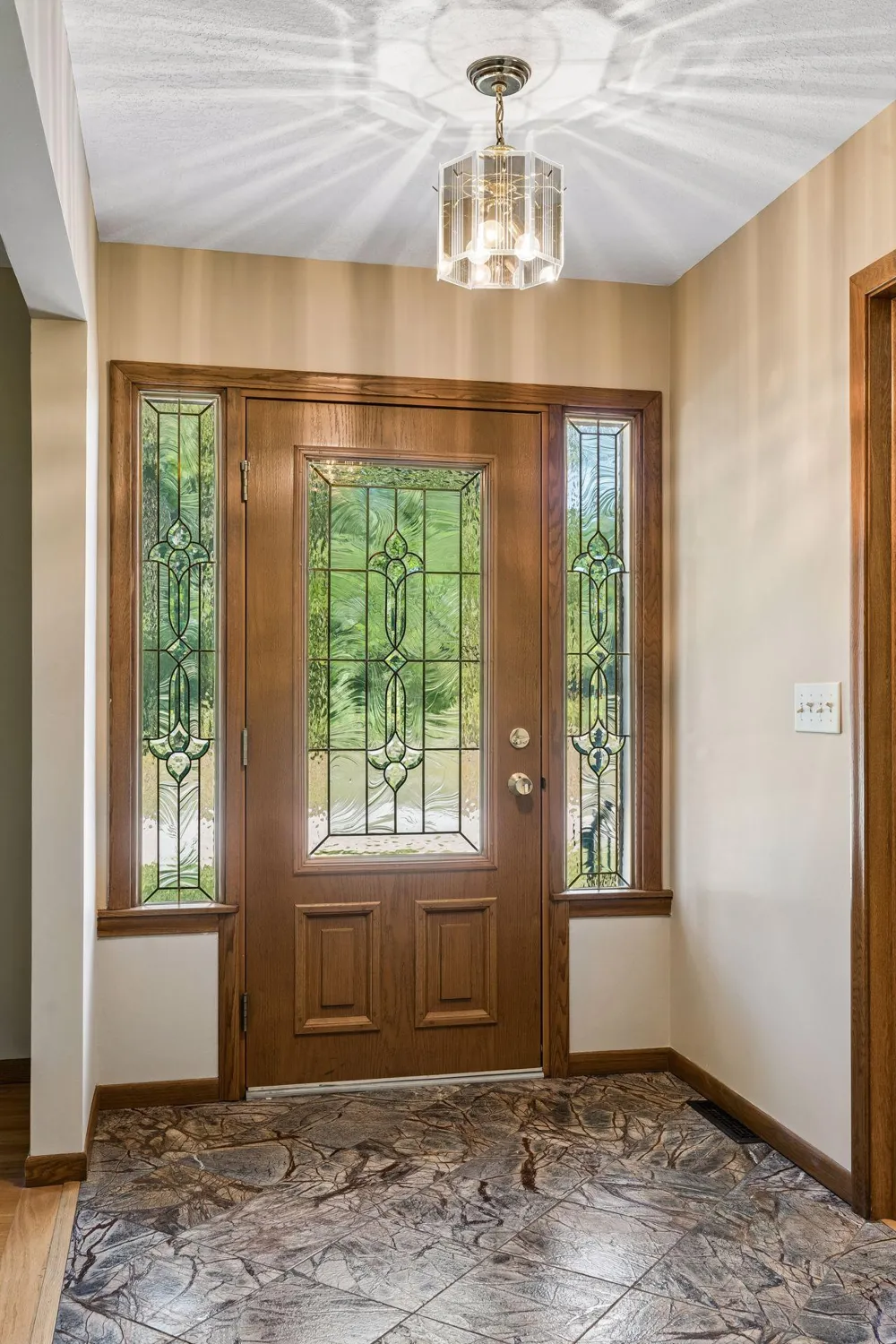 14211 Lennell Drive Minnetonka, MN 55345