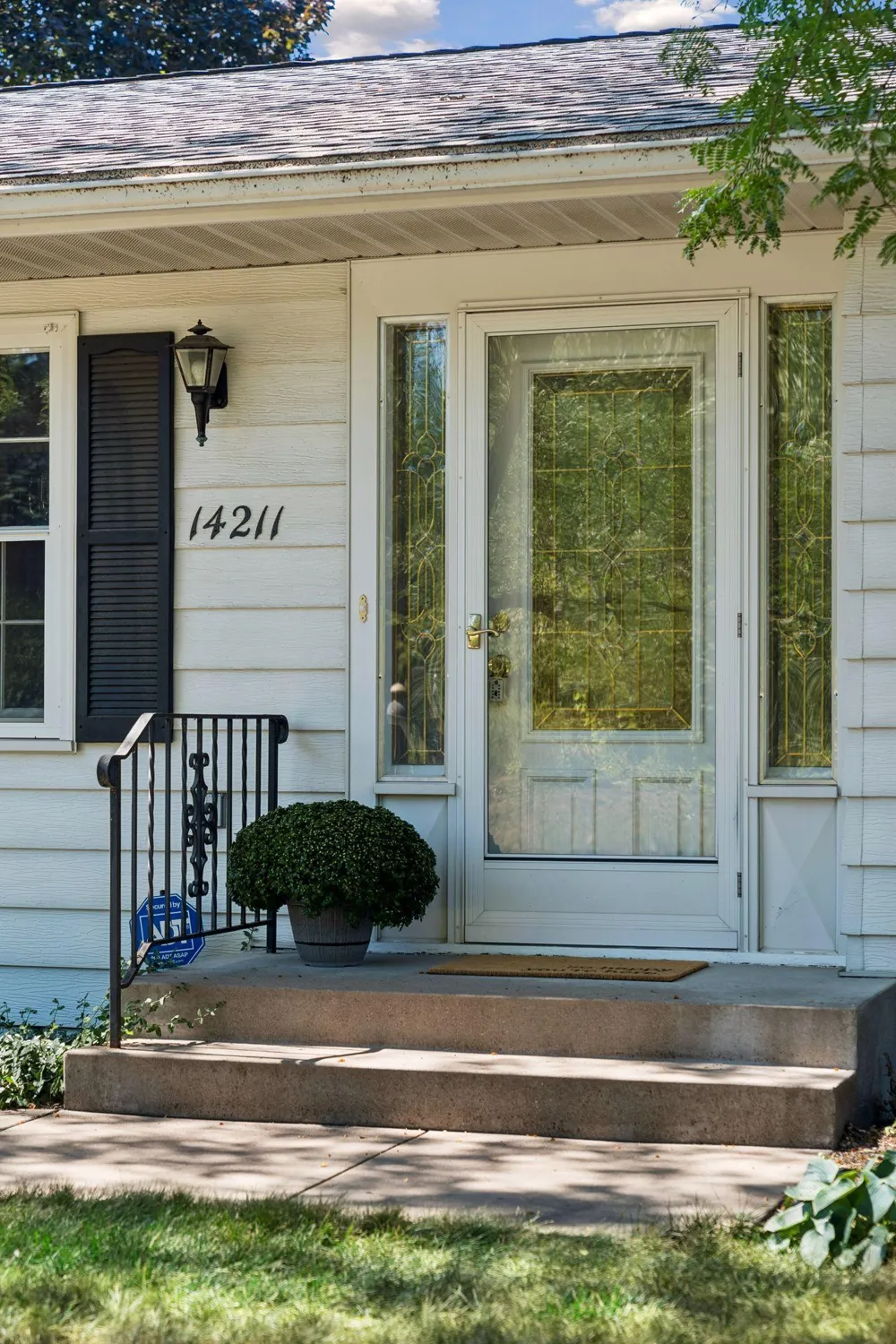 14211 Lennell Drive Minnetonka, MN 55345
