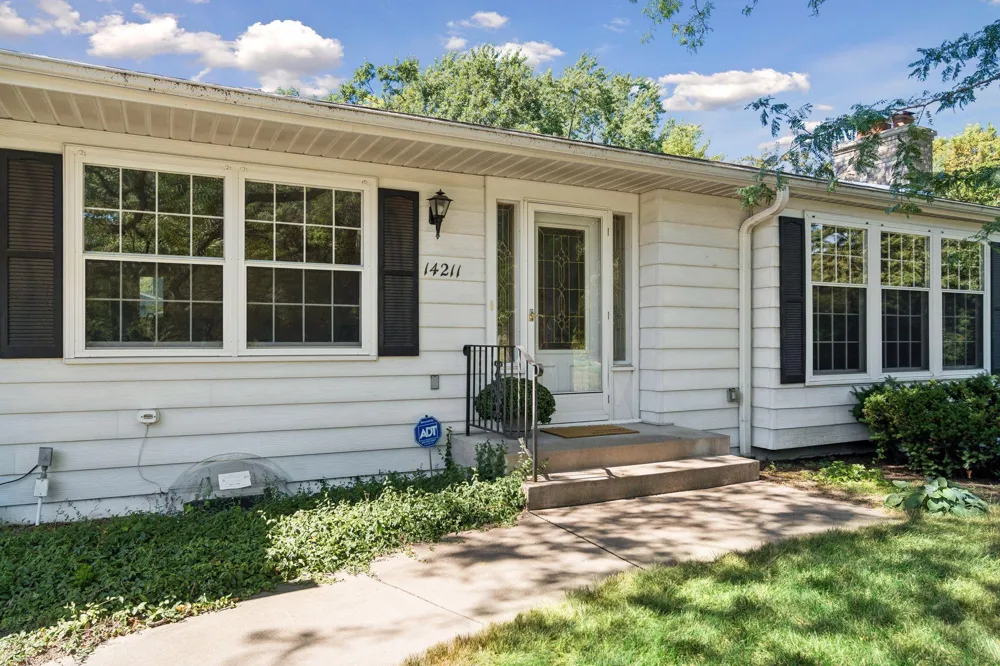 14211 Lennell Drive Minnetonka, MN 55345