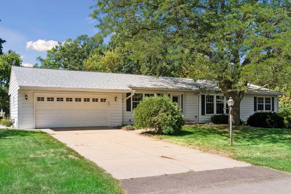 14211 Lennell Drive Minnetonka, MN 55345