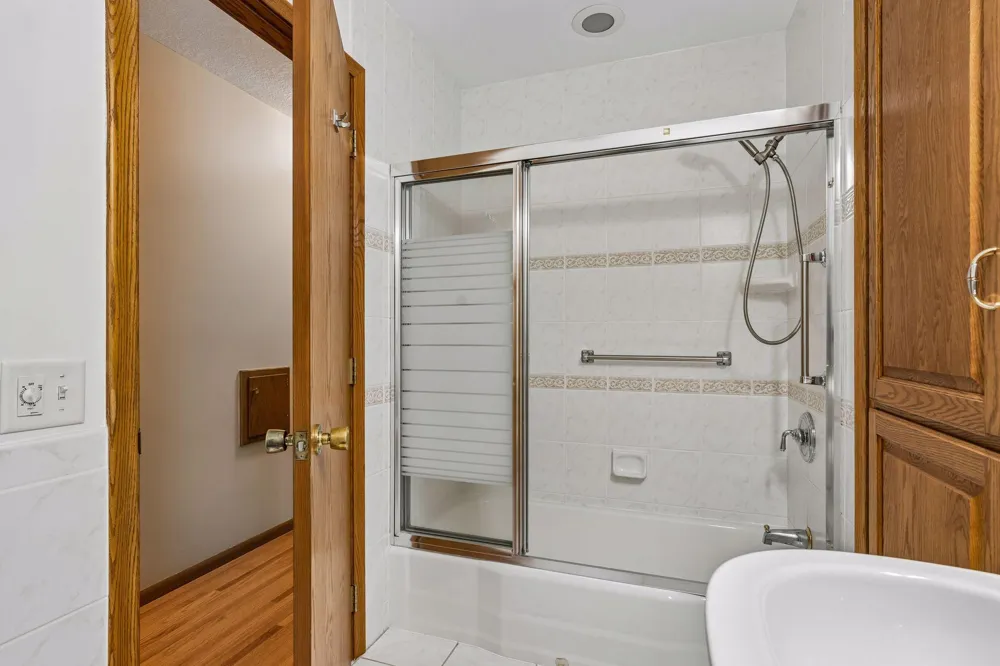 14211 Lennell Drive Minnetonka, MN 55345