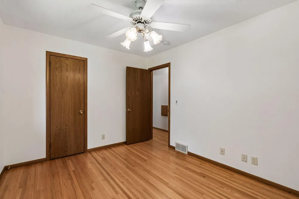 14211 Lennell Drive Minnetonka, MN 55345