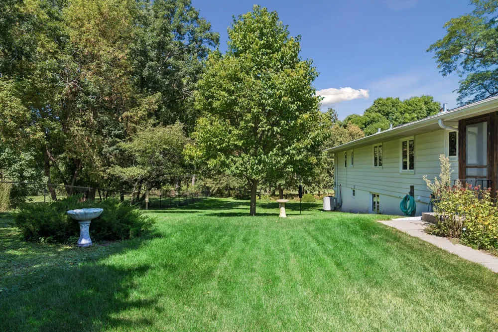 14211 Lennell Drive Minnetonka, MN 55345