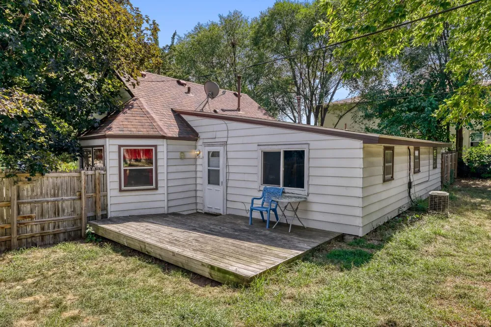 5850 2 1/2 STREET NE Fridley, MN 55432