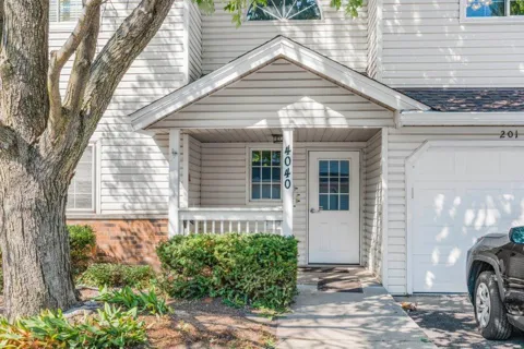 4040 Maureen Drive NE #203