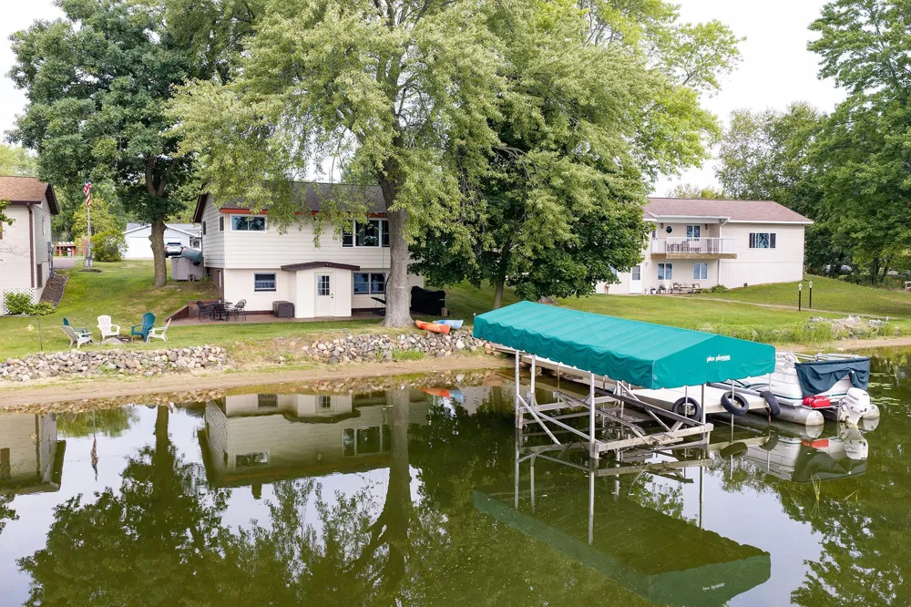 812 Magnor Lake Lane Clayton, WI 54004
