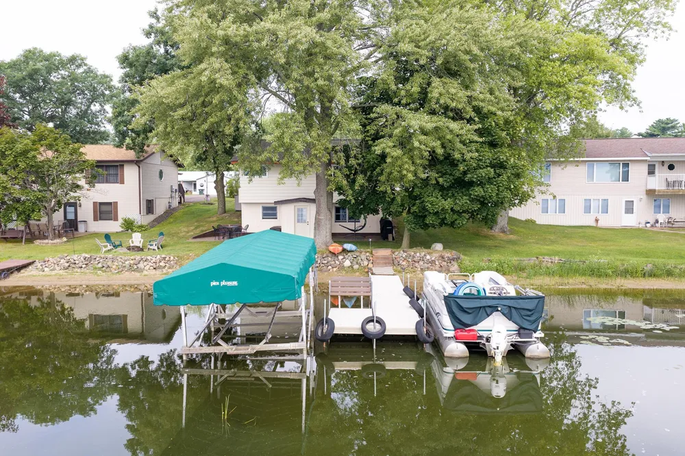 812 Magnor Lake Lane Clayton, WI 54004