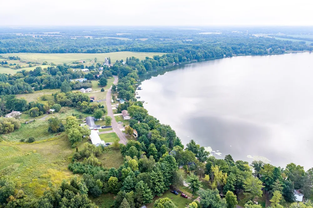 812 Magnor Lake Lane Clayton, WI 54004