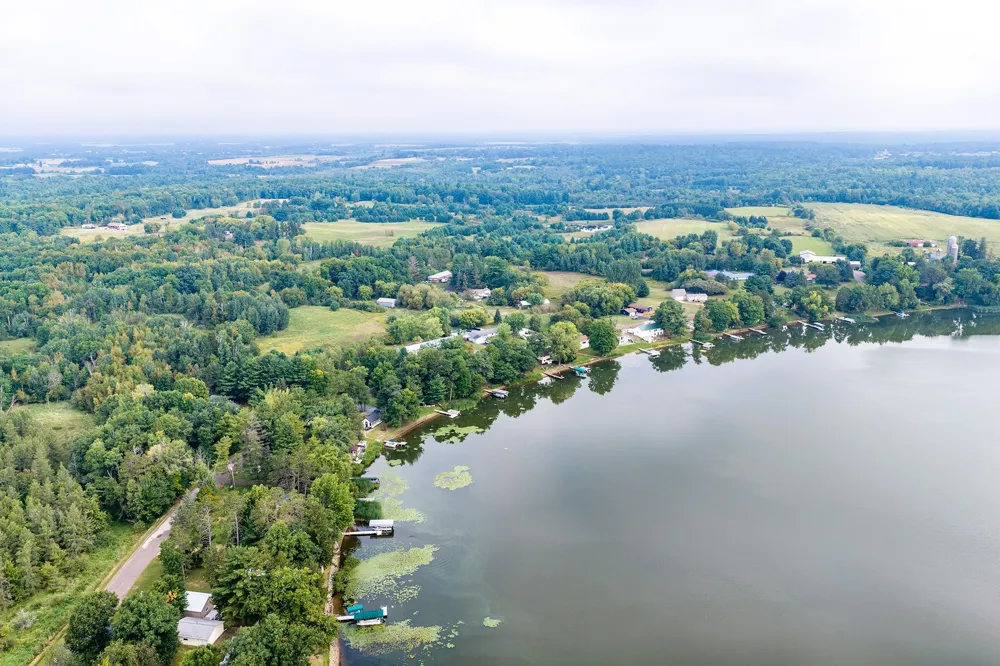 812 Magnor Lake Lane Clayton, WI 54004