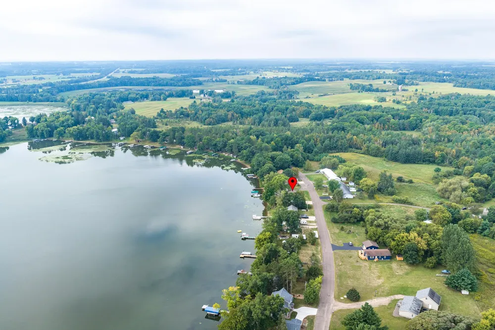 812 Magnor Lake Lane Clayton, WI 54004
